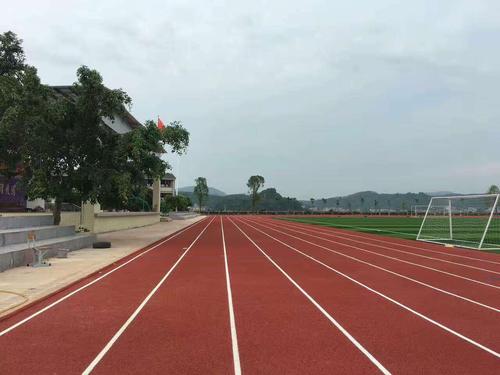 預制型橡膠跑道特點